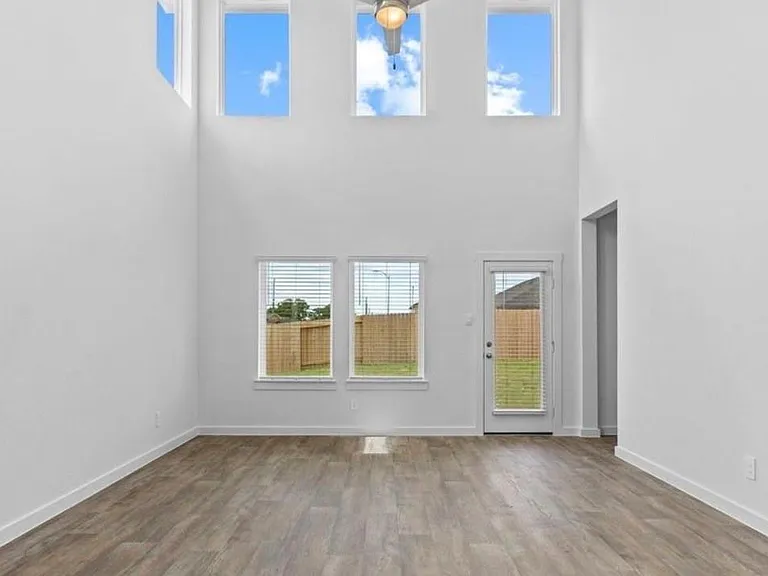 8051 Marchese Dr — Photo 25
