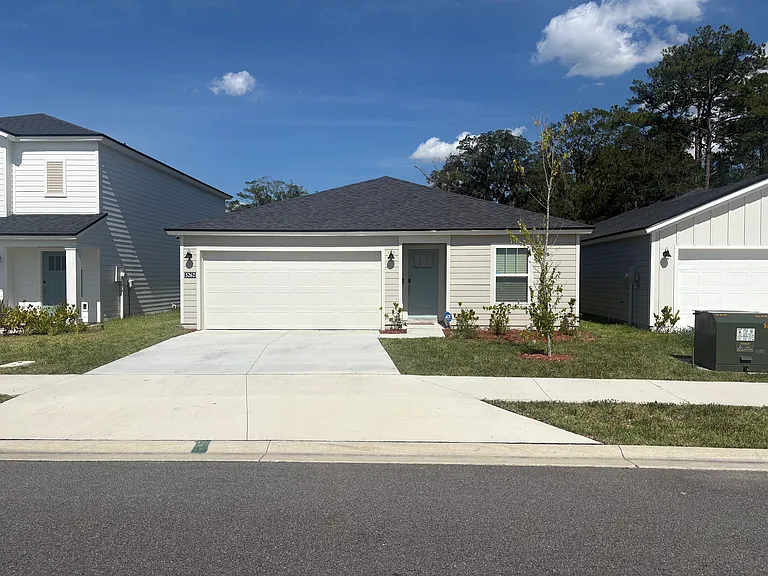5262 Sawmill Point Way — Photo 1
