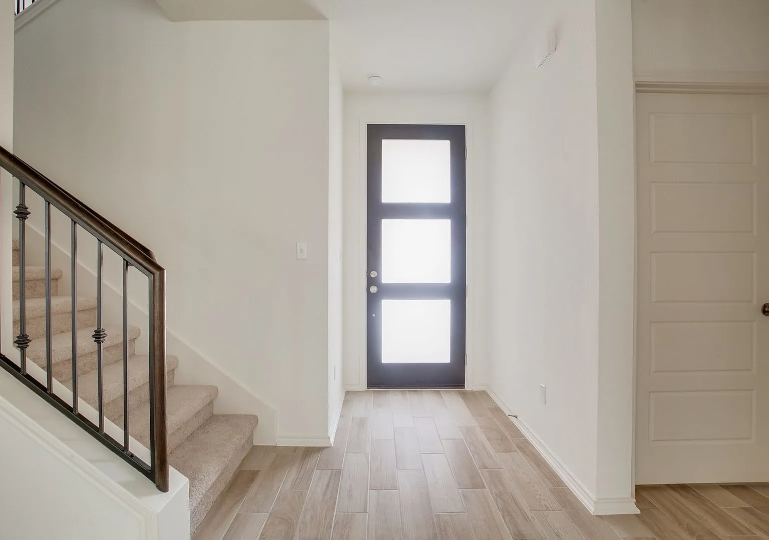 9201 White Coral Dr, Austin, TX 78729 — Photo 4
