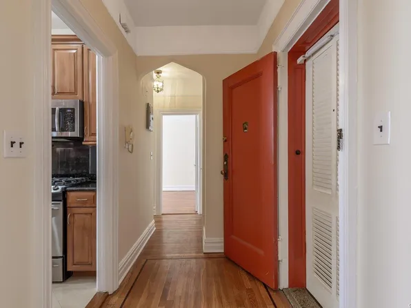 12 Hamilton Place #B1, Garden City, NY 11530