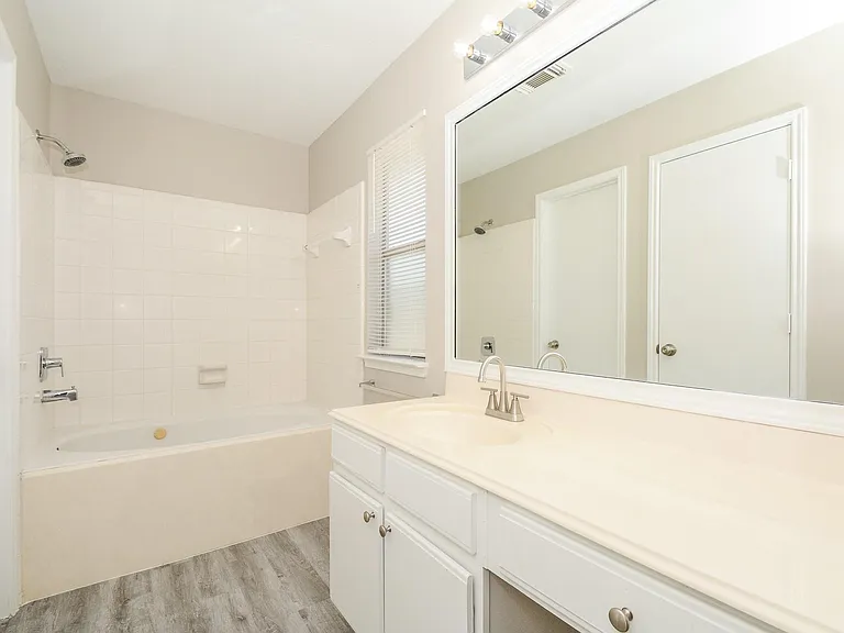 8826 Pecan Place Dr — Photo 14