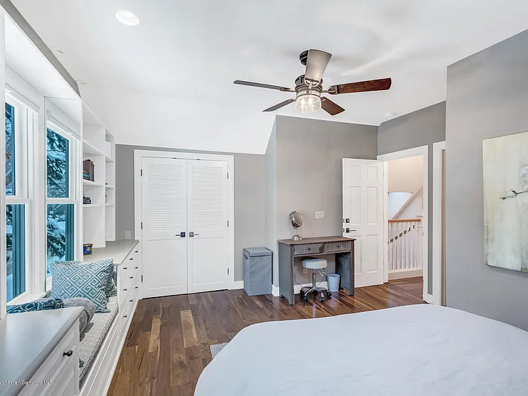 633 W Main St — Photo 17