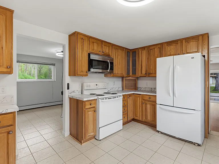 1392 Maple Grove Rd — Photo 12