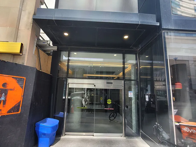215 Queen St W #1206 — Photo 1