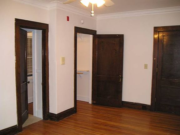 Entry/Closet