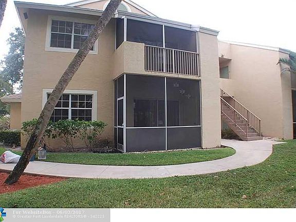 2nd image of 671 Cypress Lake Blvd #I21