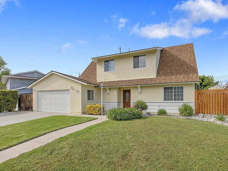 2087 Rhoda St — Photo 1