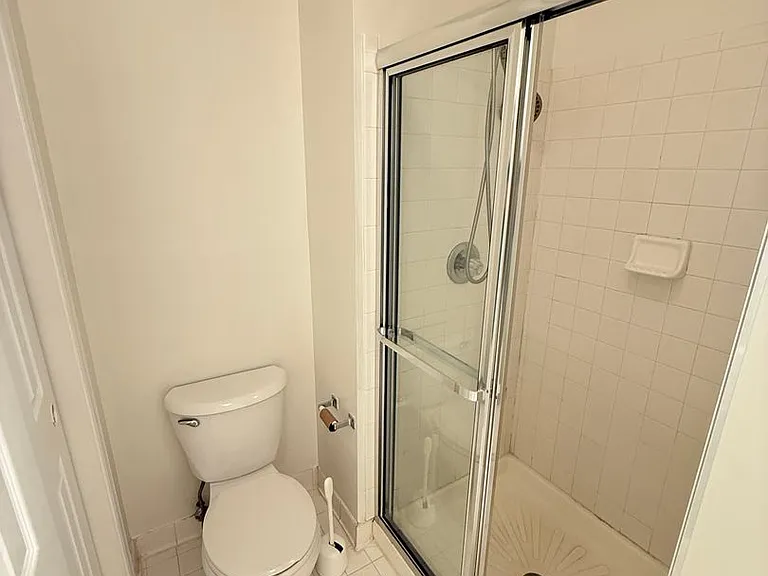 5506 Whitley Park Ter — Photo 23