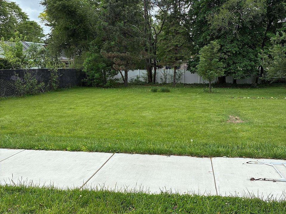 1st image of 18XX W Pearl Ave
