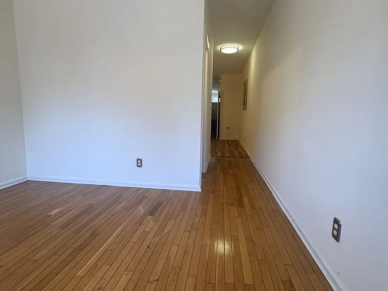 932 Westminster St NW — Photo 7