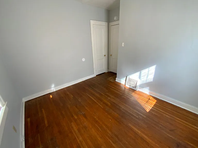 210 W Roselawn St — Photo 14
