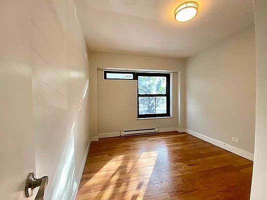 3rd image of 269 W 131st St APT 1