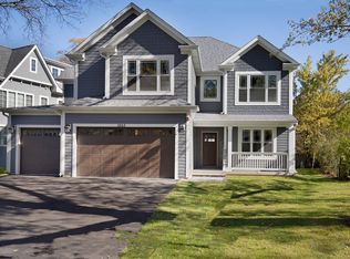 3262 Sprucewood Ln, Wilmette, IL 60091