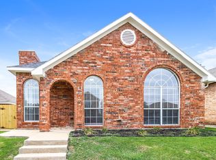1332 Overlook Dr, Lewisville, TX 75067