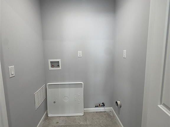 3rd image of 29 Isabella Ave Floor 2