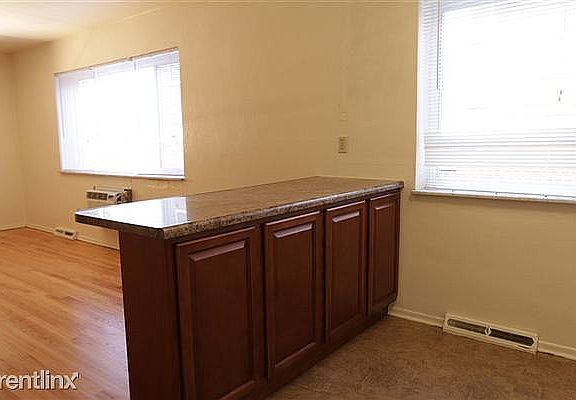 4 EAT IN COUNTER IMG_6162