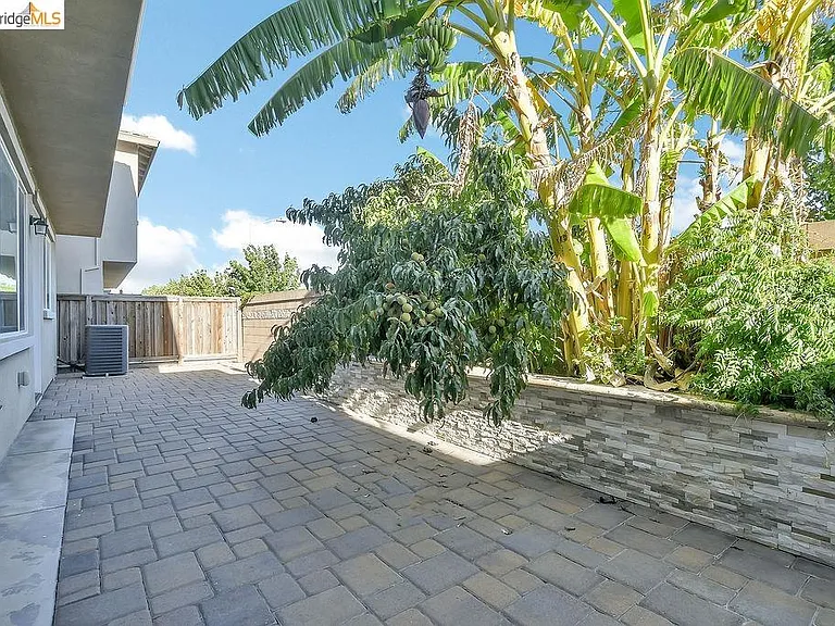 1354 Portofino Dr — Photo 24