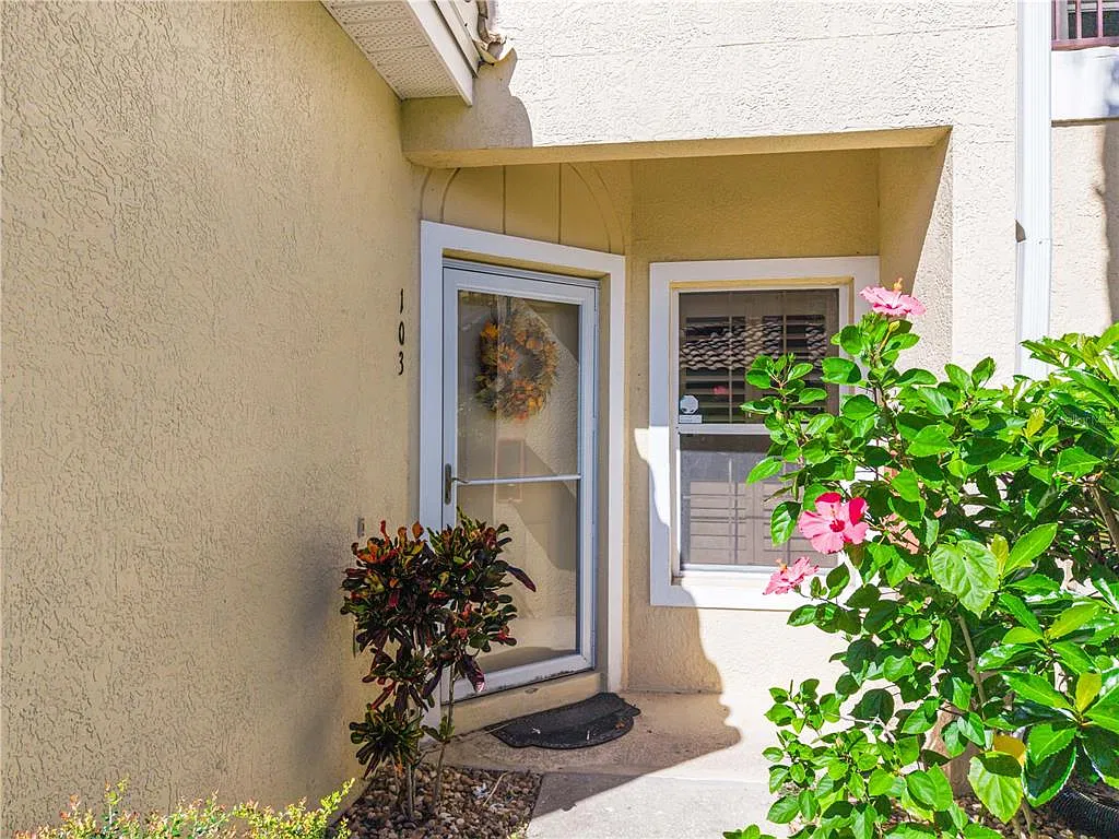 3 bed, 2.0 bath, 1230 sqft, $2,250 — Photo 2