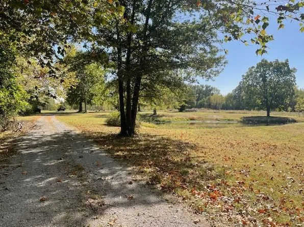 1156 S 220th St, Pittsburg, KS 66762