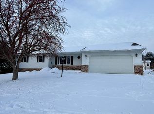 280 4th Ave SE, Plainview, MN 55964
