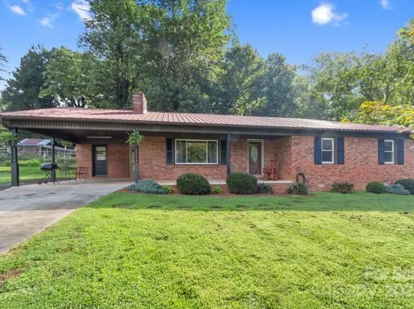 109 Pleasant Valley Dr, Marion, NC 28752