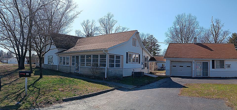 1st image of 255 S Roosevelt St