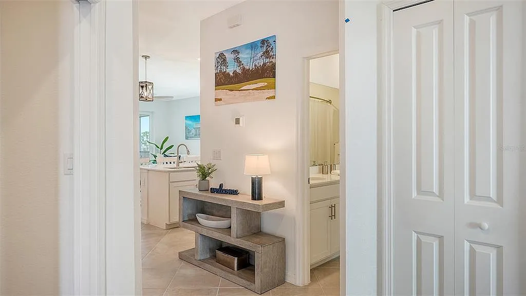 3 bed, 2.0 bath, 1301 sqft, $6,500 — Photo 4