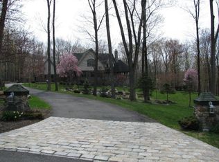 36 Helmstown Ct, Tuxedo Park, NY 10987