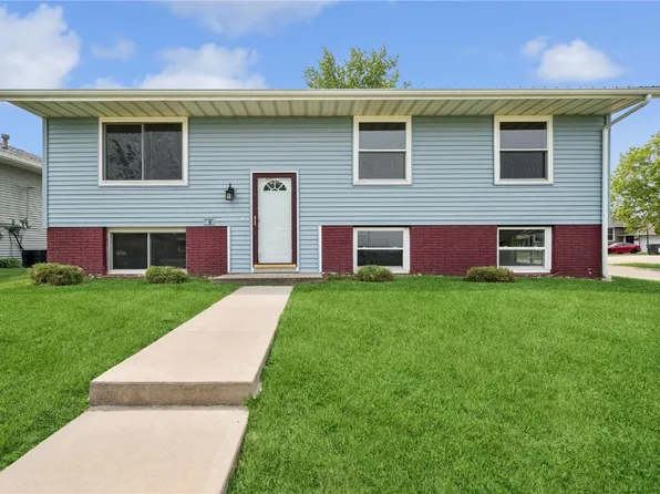 4849 Fruitwood Ln NW, Cedar Rapids, IA 52405