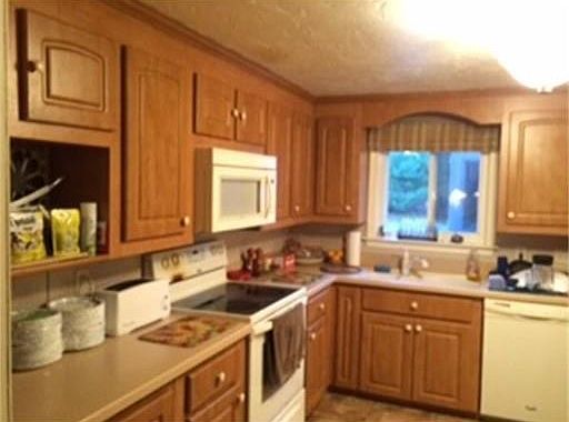 2nd image of 10 Hood Dr