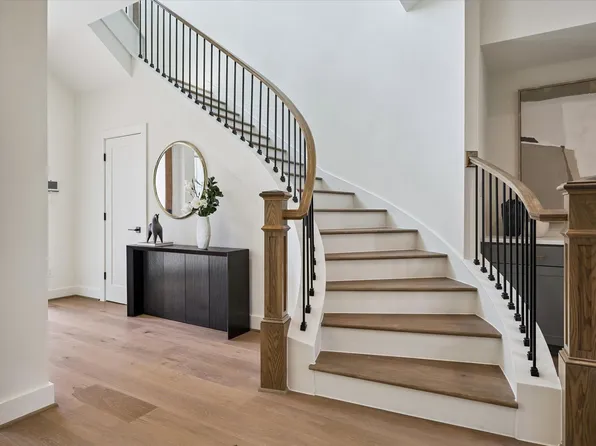 5329 Dora St, Houston, TX 77005