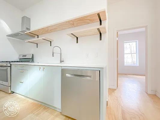 Rented by MySpaceNYC | media 12