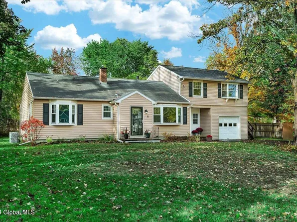 8 Lenann Drive, Altamont, NY 12009