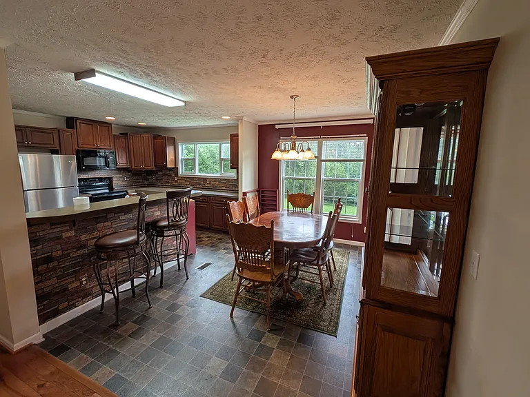 370 Evans Rd — Photo 5