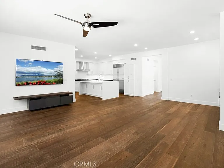 19 Garnet — Photo 9