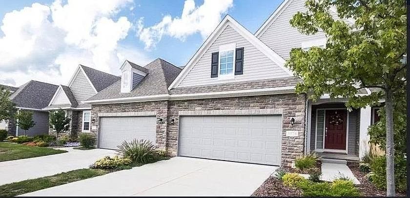 1st image of 19 Valley Circle Dr