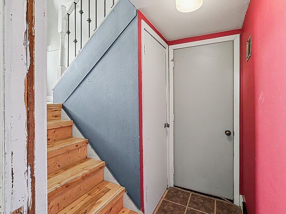 3rd image of 1020 Park Ln