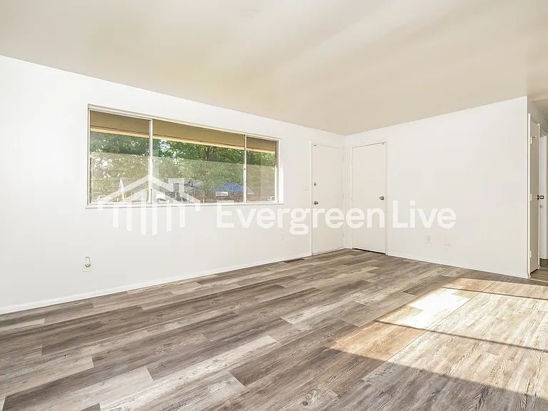 1787 Pickering Dr — Photo 3