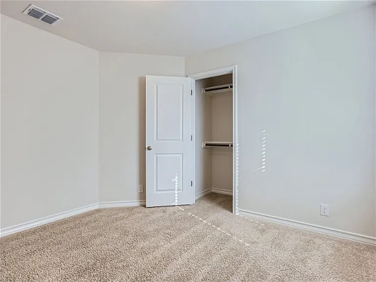 9811 Bratten Rise — Photo 24