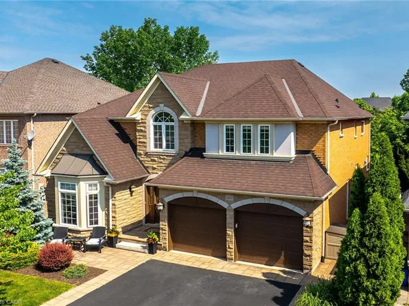 2431 Castlebrook Rd, Oakville, ON L6M 4Z2