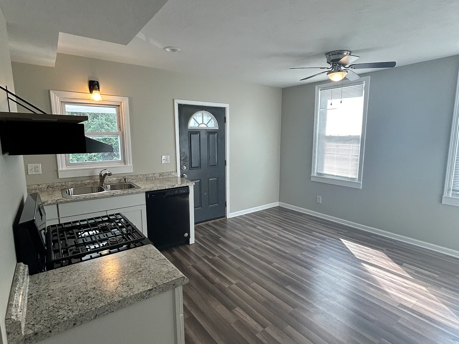 2 bed, 1200 sqft, $1,349 — Photo 3