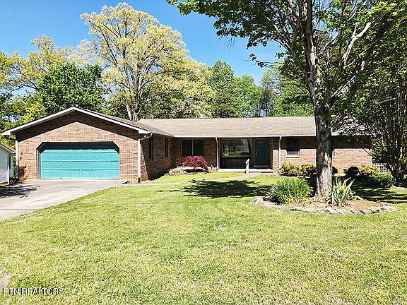 2nd image of 3927 Hillbrook Dr