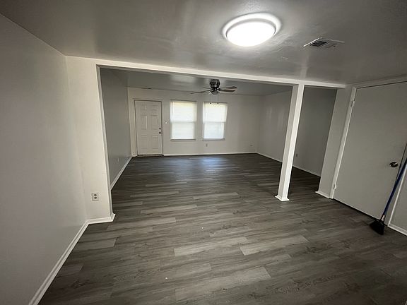 5th image of 4604 Greenwood Dr