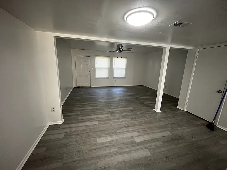 4604 Greenwood Dr — Photo 9