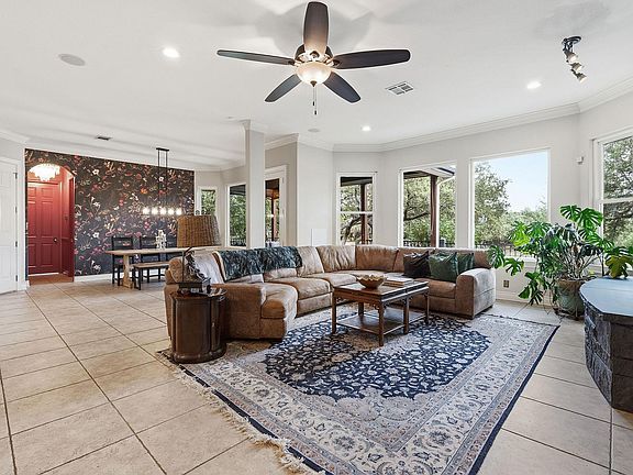 5th image of 607 Saddlehorn Dr