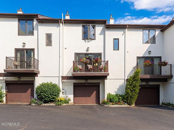 4th image of 22 Tower Hill Drive #1011