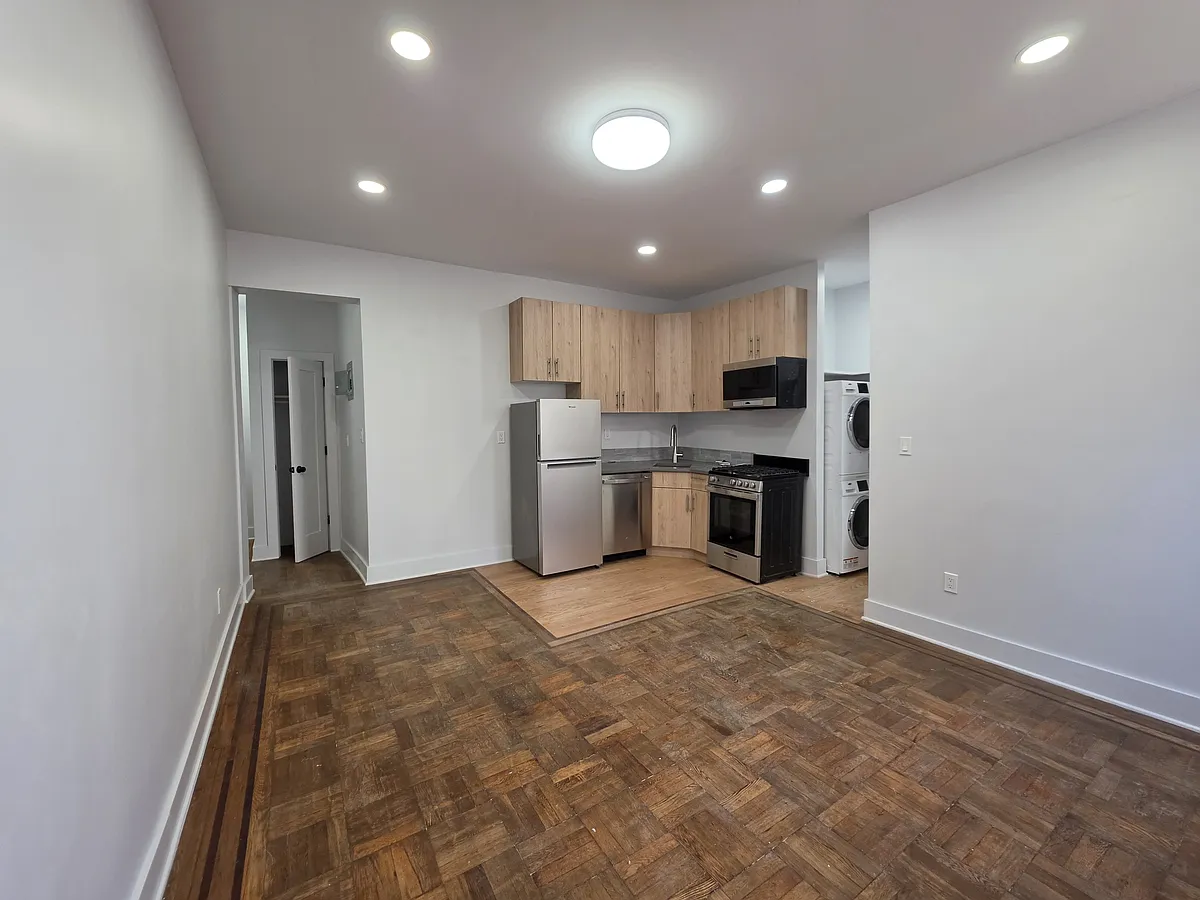 Building Photo - 495 Washington Ave #2L