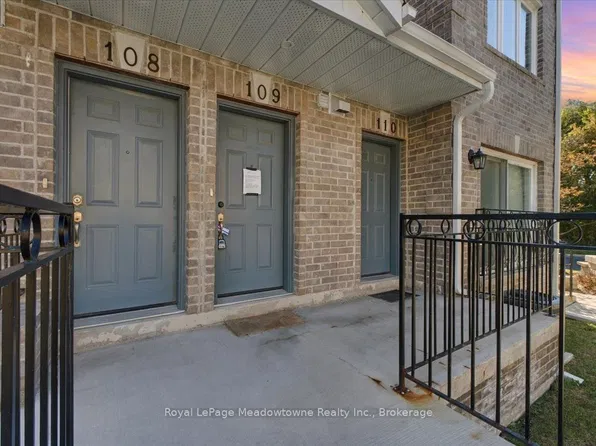 75 Weldrick Rd E #109, Richmond Hill, ON L4C 0H9