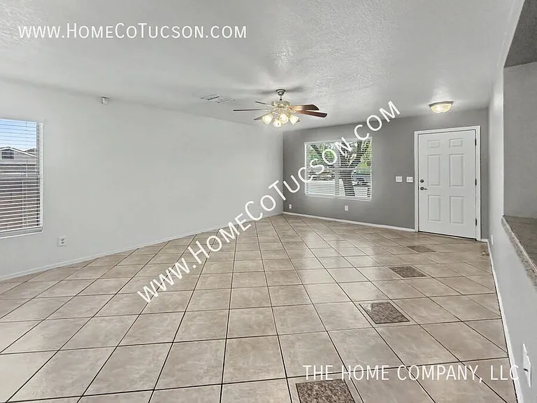 2755 E Liverpool Dr — Photo 4