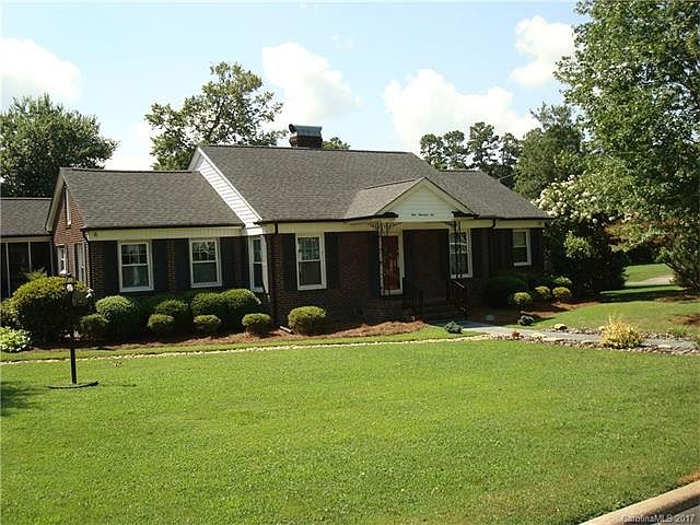 1st image of 1010 Fairfield Dr